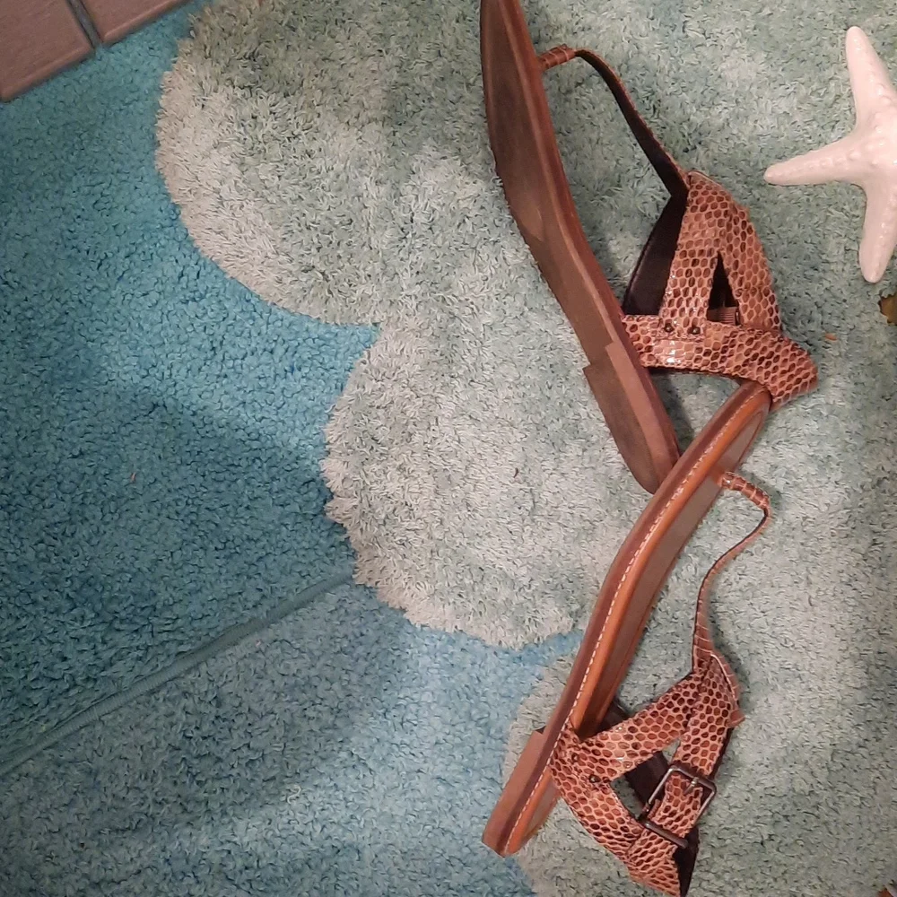 Shoes - Picture 2 of 3
